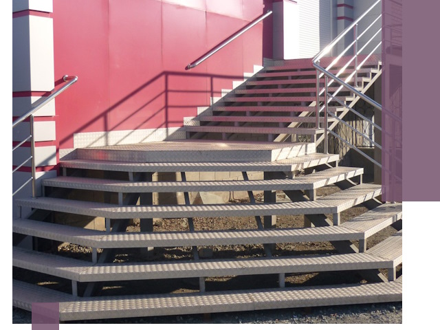 Лестницы для магазина в Балашове — изготовление и монтаж