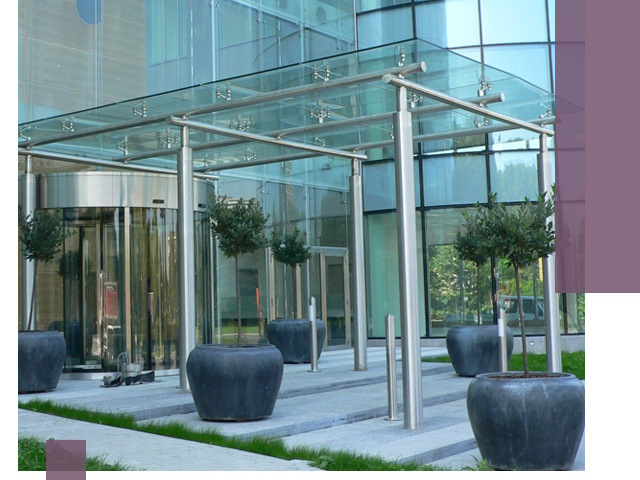 Навесы из стекла на заказ в Балашове — монтаж и установка